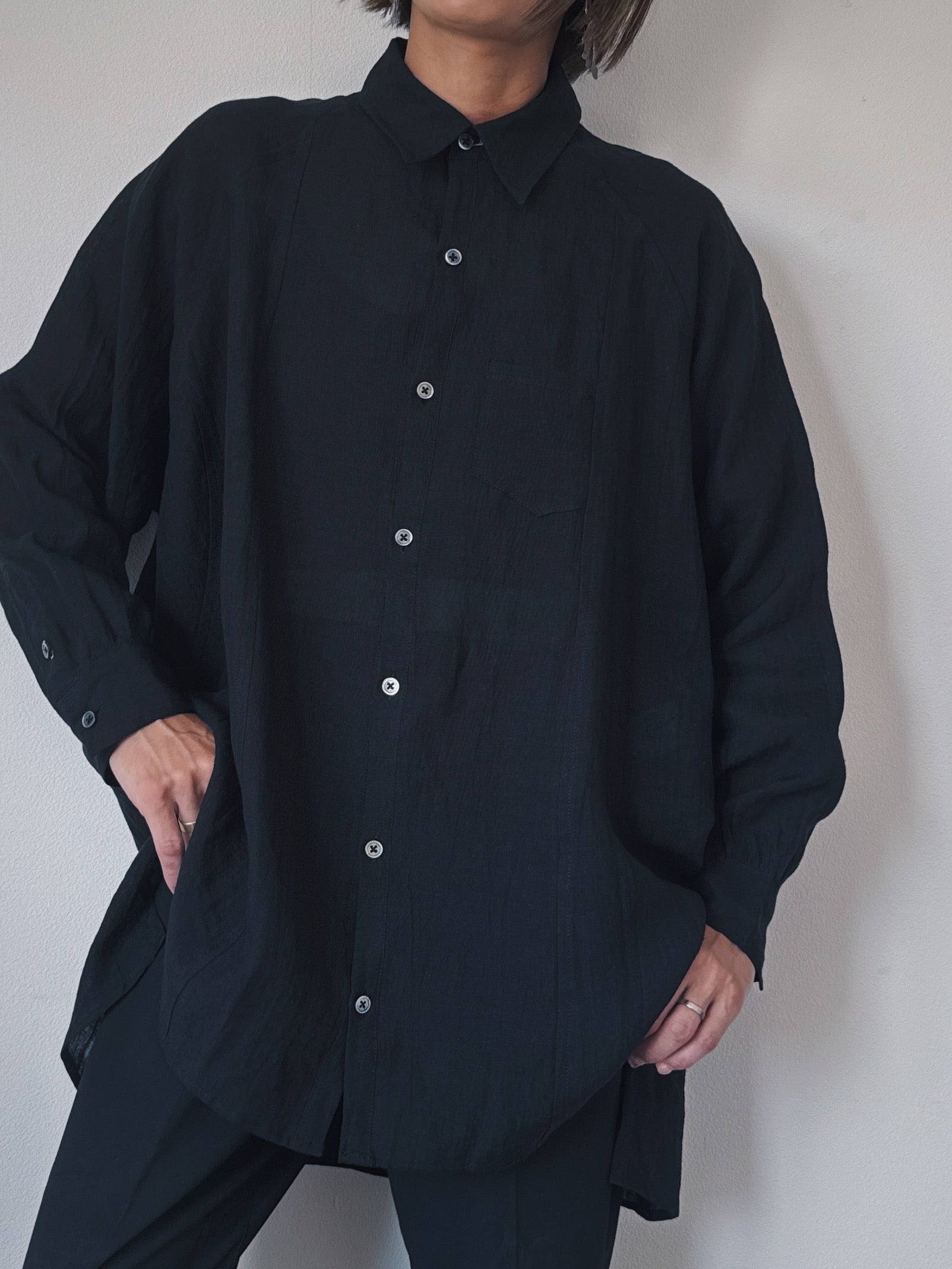 Linen shirts / BLACK