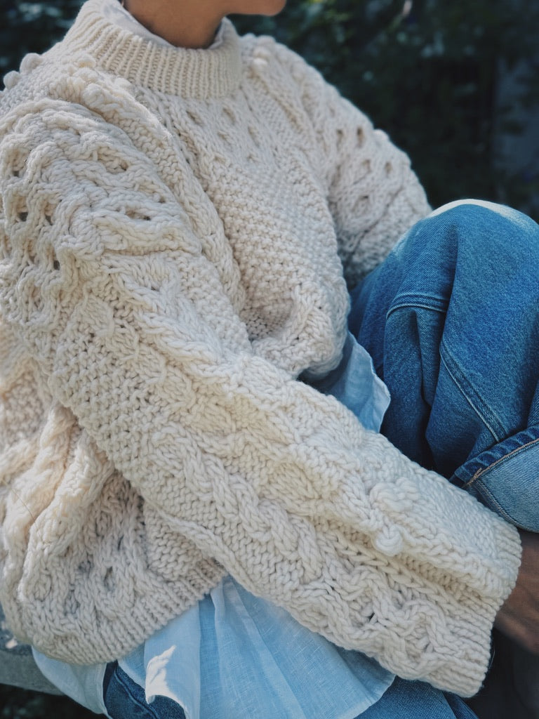 Hand made pull-over / WHITE