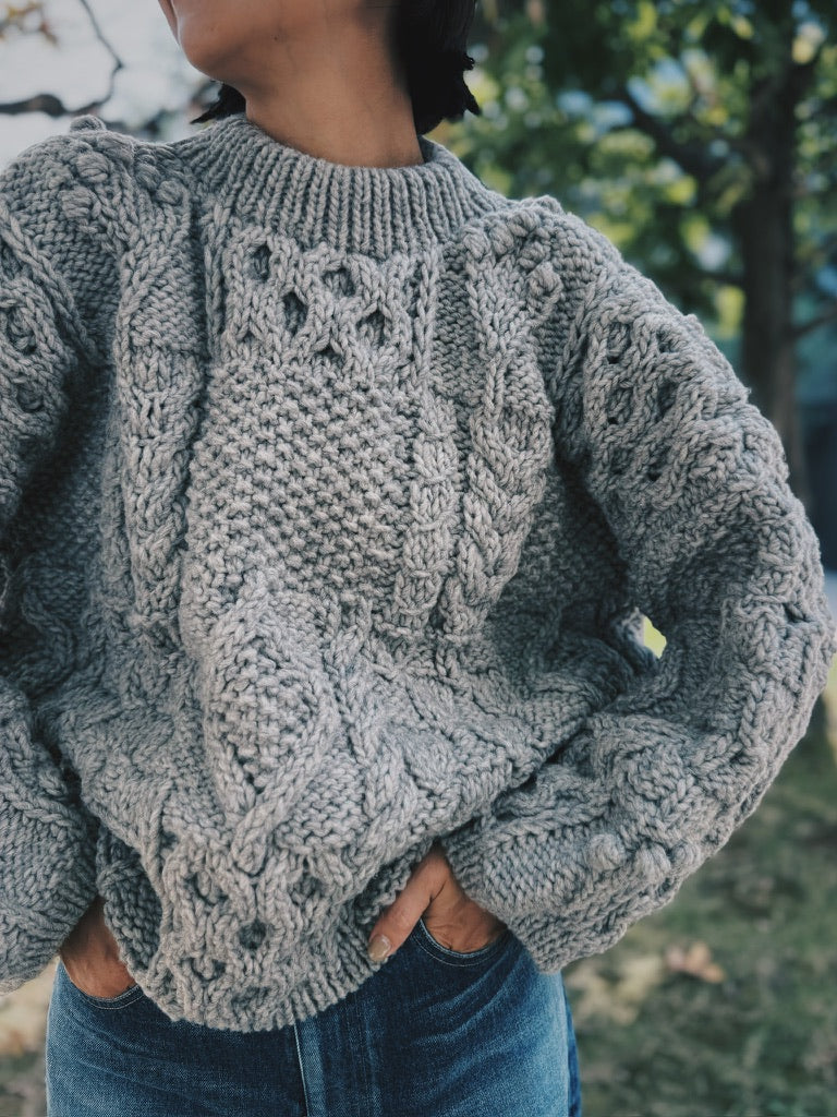 Hand made pull-over / NATURAL-GRAY