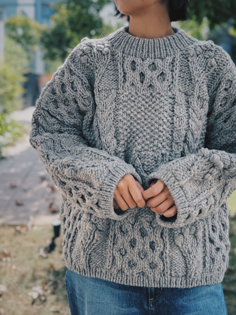 Hand made pull-over / NATURAL-GRAY