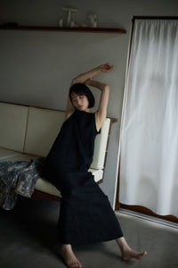 Heavy linen one-piece / BLACK