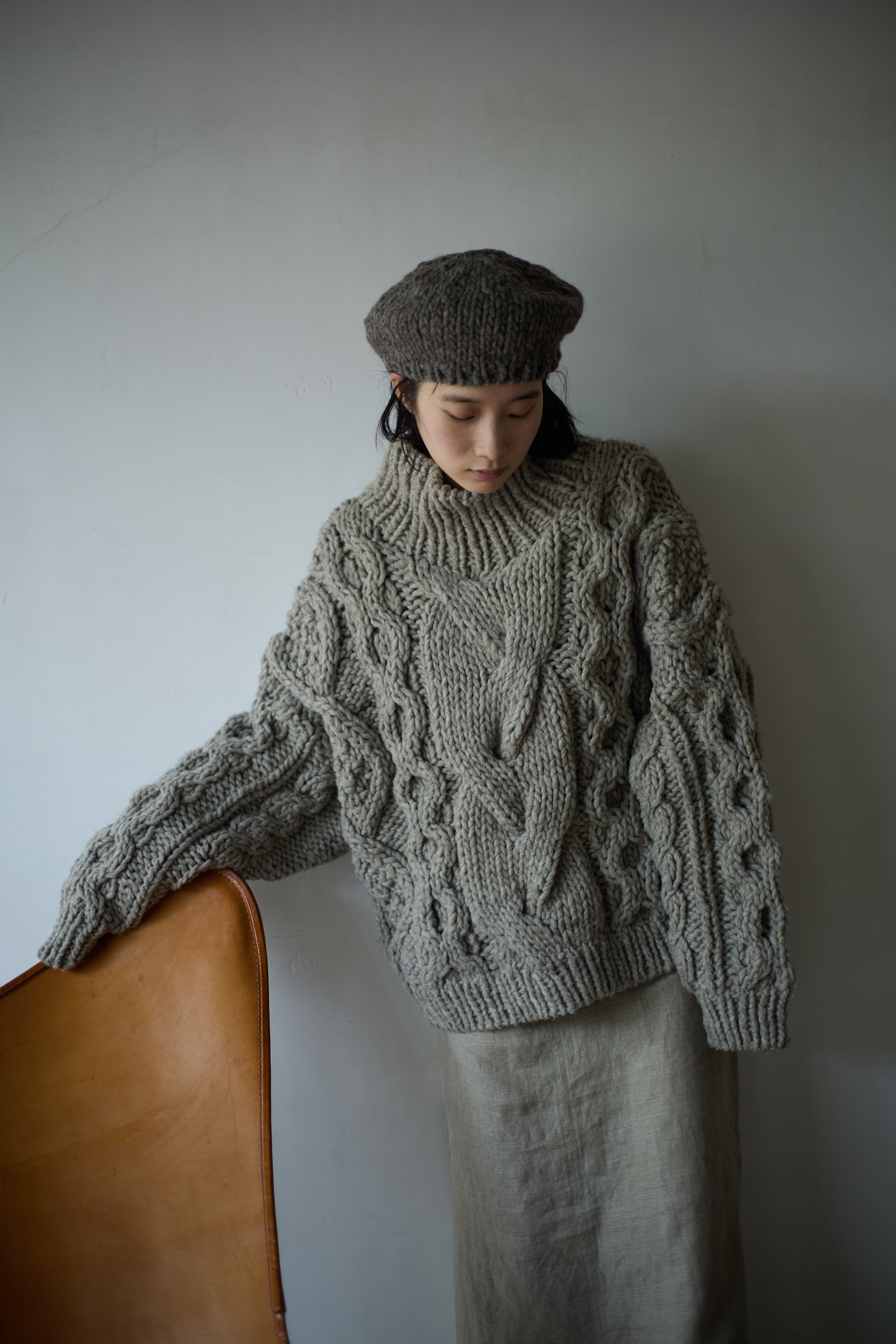 Hand made turtle knit / NATURAL-GRAY