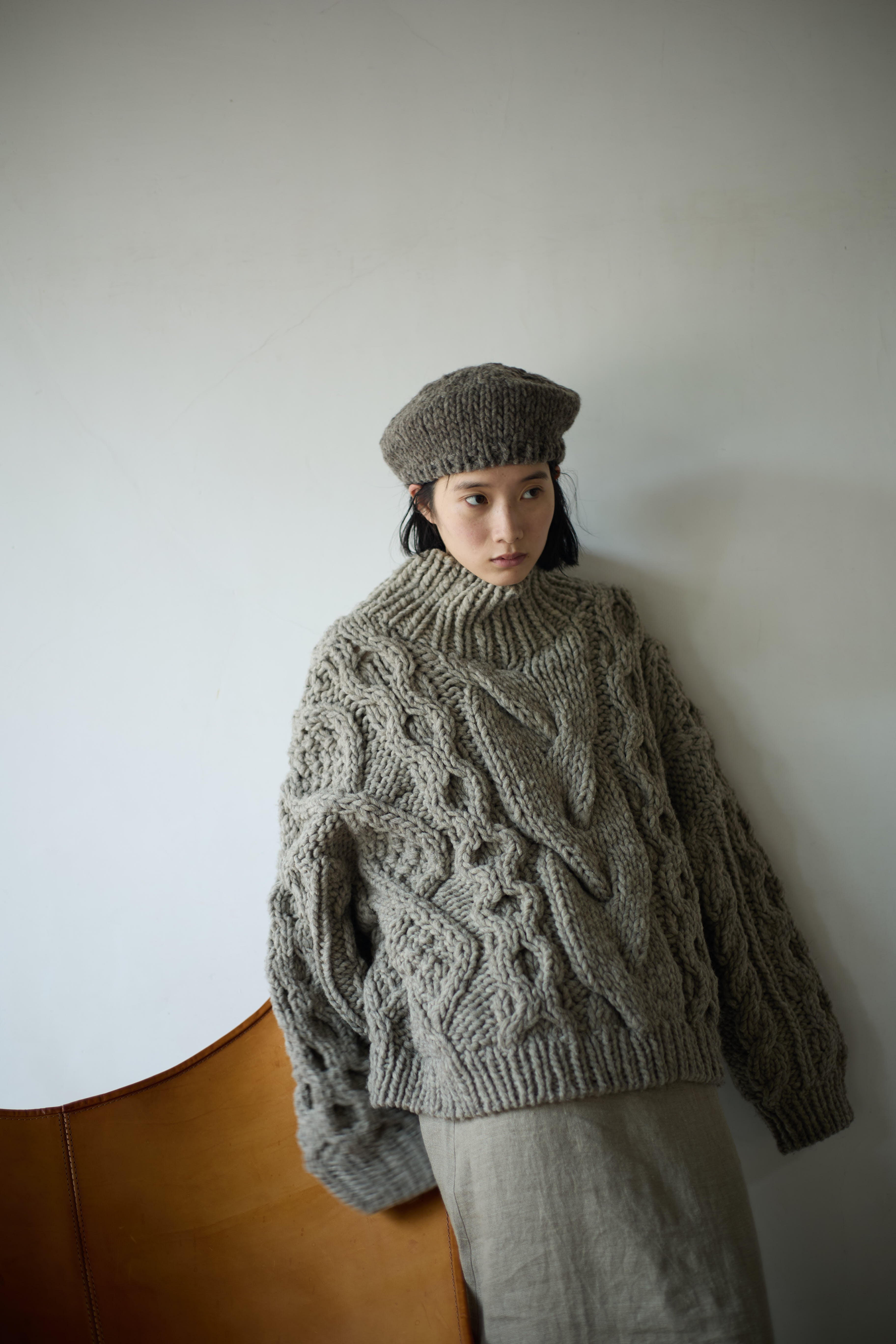 Hand made turtle knit / NATURAL-GRAY