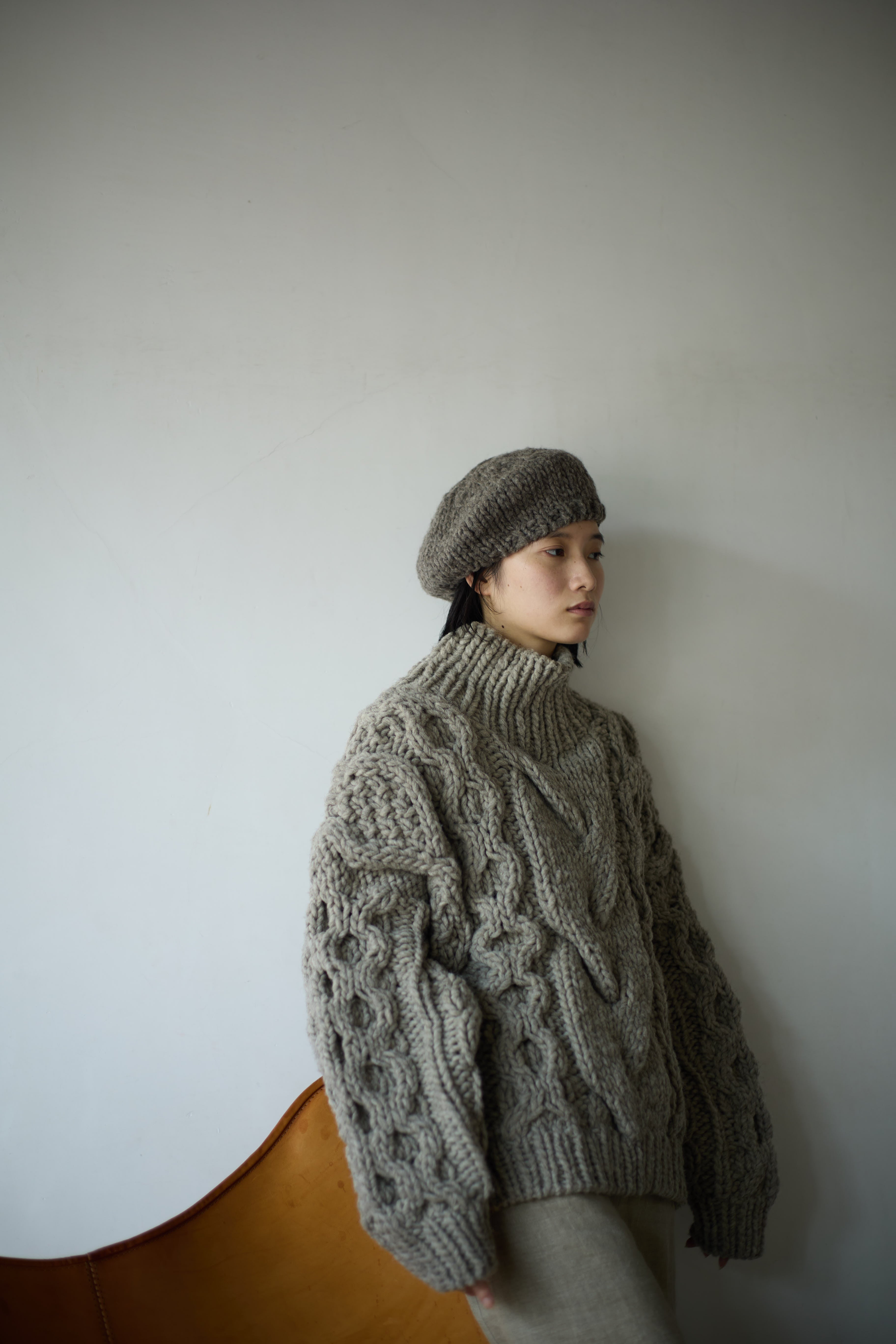 Hand made turtle knit / NATURAL-GRAY