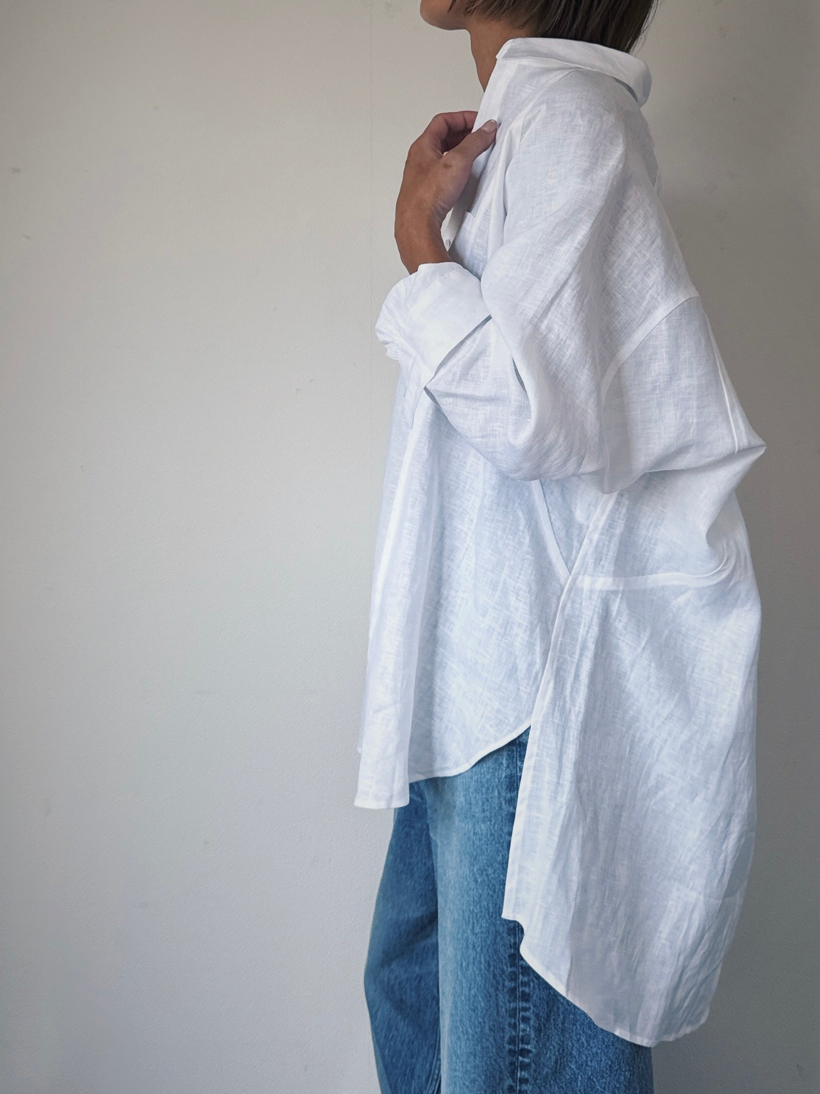 Linen shirts / WHITE