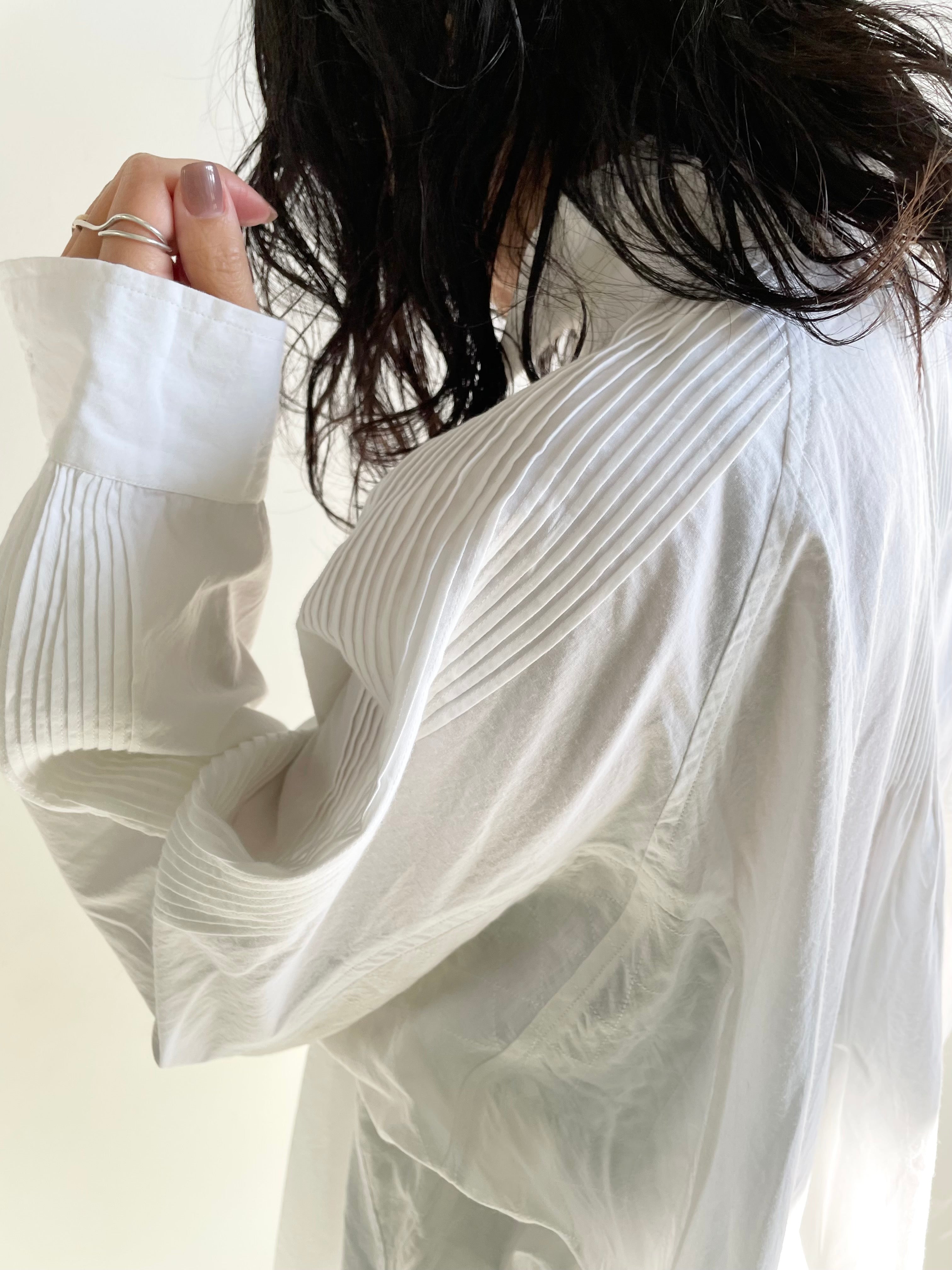 Pin tuck design shirts / WHITE
